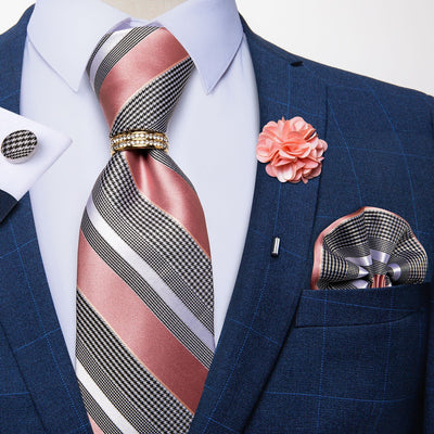 Krawat w kolorze łososiowym
