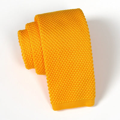 Musztardowy krawat z dzianiny