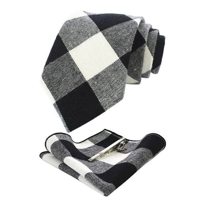 Czarno-biały krawat w kratkę