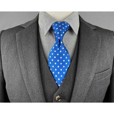 Niebieski krawat w kropki