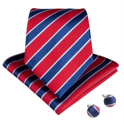 Krawat w czerwono-niebieskie paski