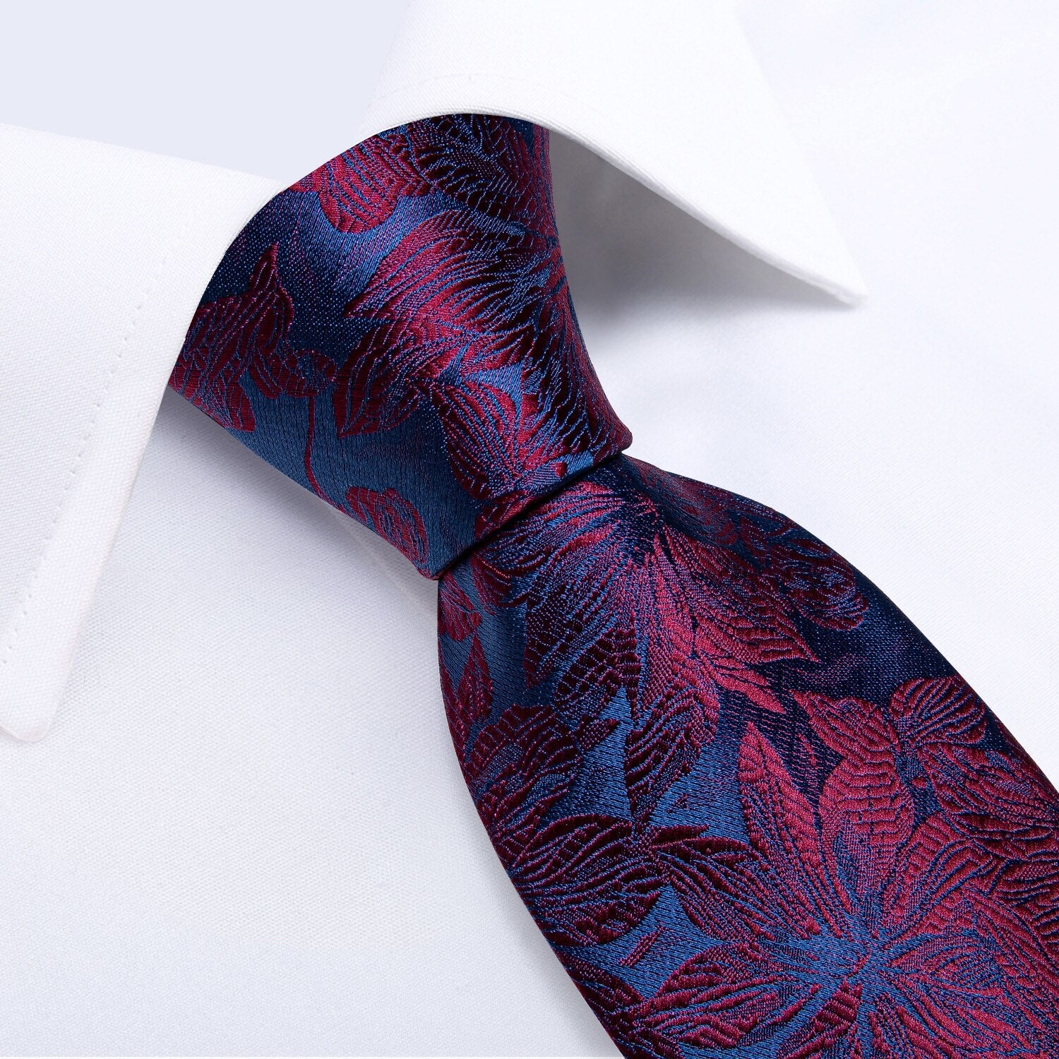 Fioletowy krawat w kwiaty