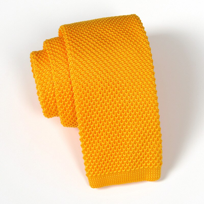 Musztardowy krawat z dzianiny