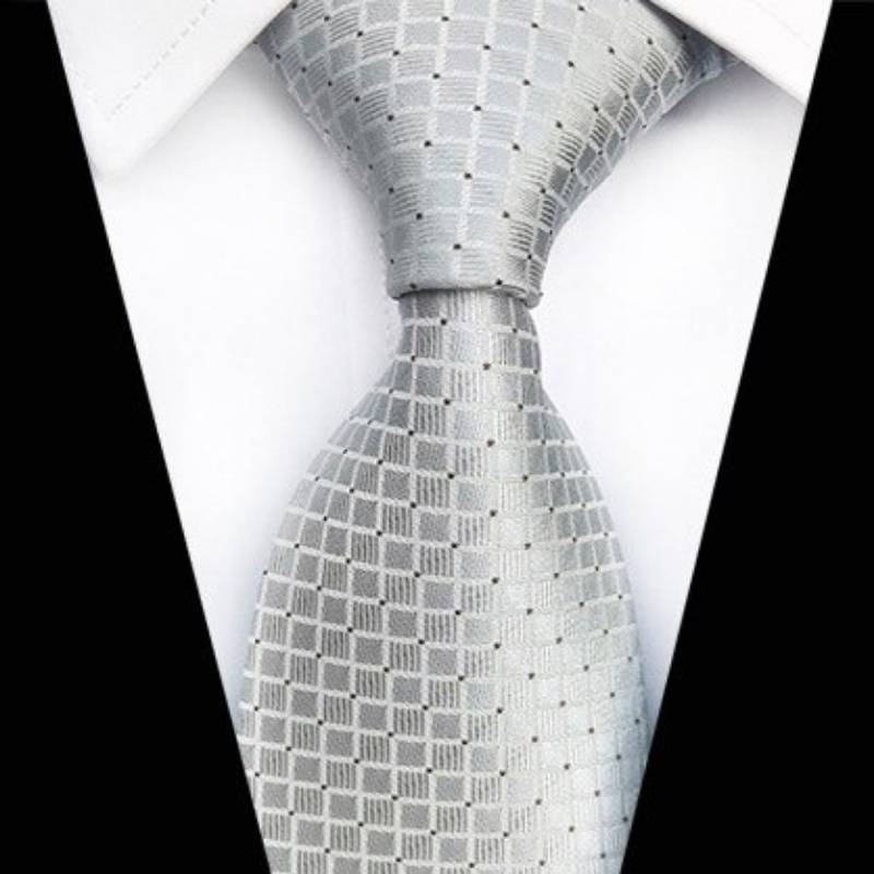 Srebrny krawat w szachownicę