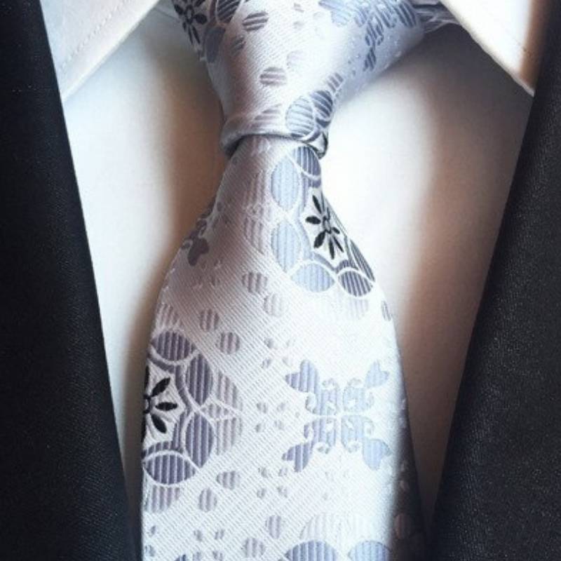 Srebrny krawat w kwiaty