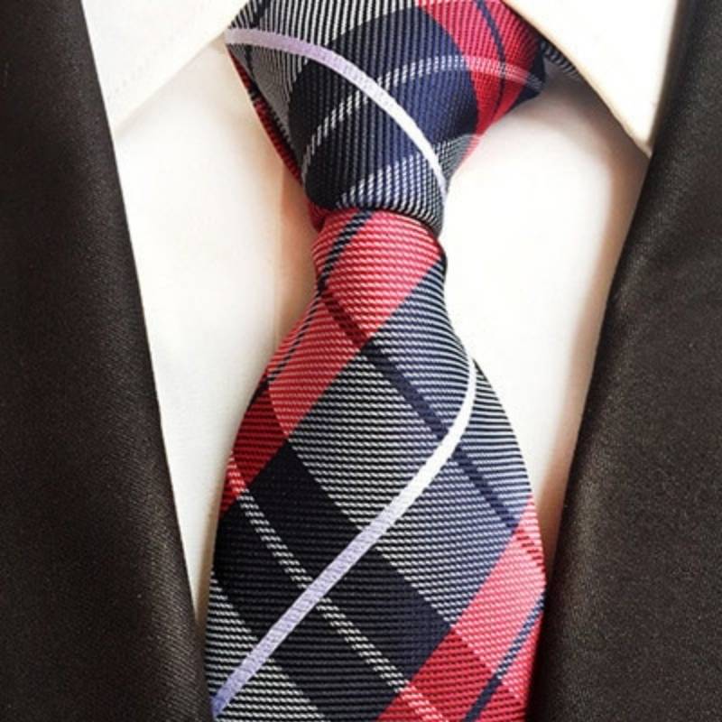 Szary krawat w czerwone i czarne paski