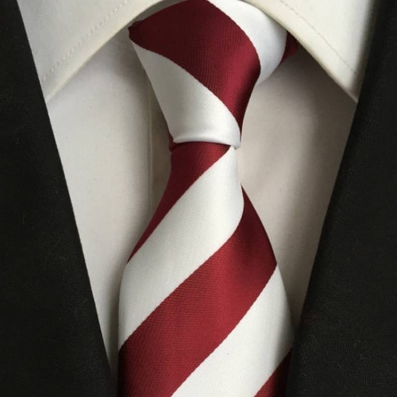 Krawat w biało-czerwone paski
