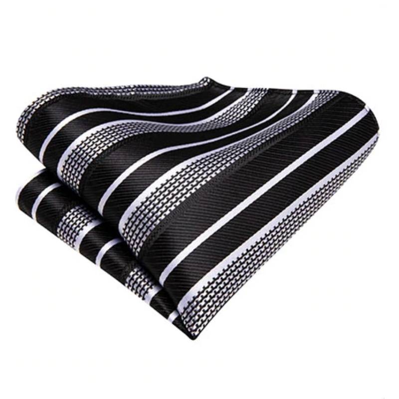 Krawat w czarno-srebrne paski