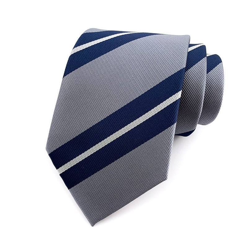 Szary krawat w ciemnoniebieskie paski