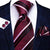 Czerwone kropki, krawat w czarno-białe paski