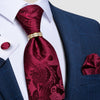 Krawat w bordowy wzór