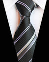 Czarny krawat w srebrne paski