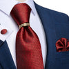 Czerwony krawat ślubny