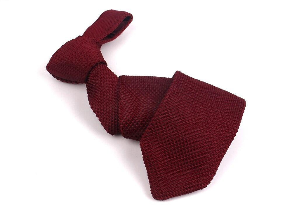 Burgundowy dzianinowy krawat