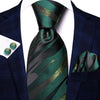 Krawat w czarno-zielone paski