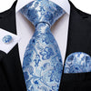 Błękitny krawat w kwiaty