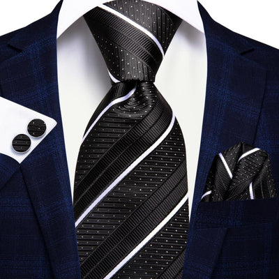 Czarno-biały krawat w kropki