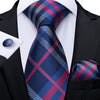 Granatowy krawat w różową i szarą kratkę