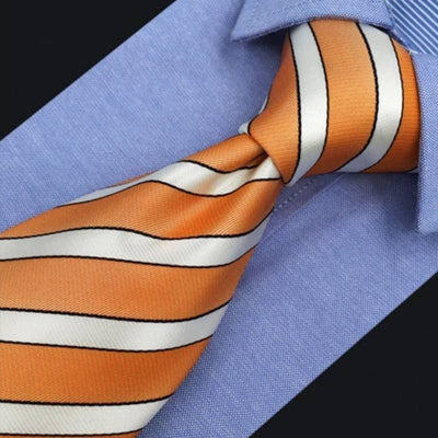 Pomarańczowy krawat w paski